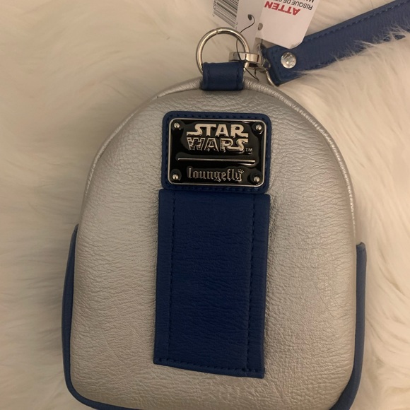 STAR WARS Disney Loungefly R2D2 wristlet/ belt bag - Picture 3 of 7